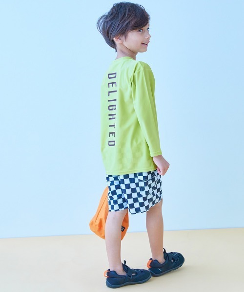 devirock（デビロック）の「UVカット Tシャツ型 長袖ラッシュガード（ラッシュガード・キッズ・ブラック系1/イエロー系1/グリーン系1/ホワイト系1/サックスブルー/ブルーグレー・160cm/150cm/140cm/130cm/120cm/110cm/100cm）」の7枚目の写真