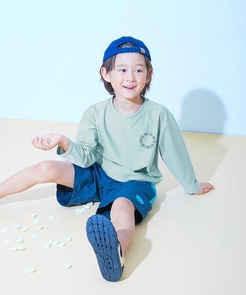 devirock（デビロック）の「UVカット Tシャツ型 長袖ラッシュガード（ラッシュガード・キッズ・ブラック系1/イエロー系1/グリーン系1/ホワイト系1/サックスブルー/ブルーグレー・160cm/150cm/140cm/130cm/120cm/110cm/100cm）」の17枚目の写真