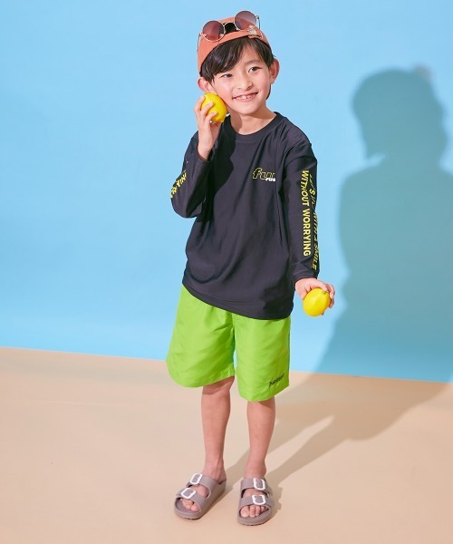 devirock（デビロック）の「UVカット Tシャツ型 長袖ラッシュガード（ラッシュガード・キッズ・ブラック系1/イエロー系1/グリーン系1/ホワイト系1/サックスブルー/ブルーグレー・160cm/150cm/140cm/130cm/120cm/110cm/100cm）」の20枚目の写真