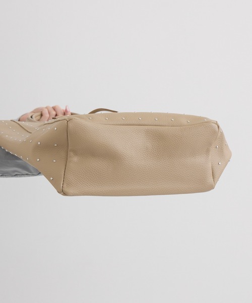 KATHARINE ROSS（キャサリンロス）の「【MARLON FIRENZE/マルロン】スタッズトート（トートバッグ・レディース・ブラック/ベージュ・MEDIUM）」の20枚目の写真