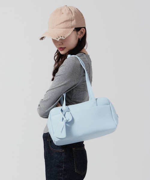 Chick(チック)の「Mini Boston Bag / ミニボストンバッグ(ハンドバッグ・レディース・ブラック/ブラウン/ホワイト/ブルー/イエロー・FREE)」の4枚目の写真