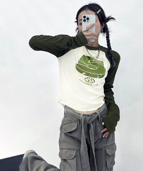 VIBGYOR（ヴィブジョー）の「【EIZZ/アイズ】ヴィンテージ プリント ラグランロンT（Tシャツ/カットソー・レディース・ネイビー/グリーン・FREE）」の4枚目の写真