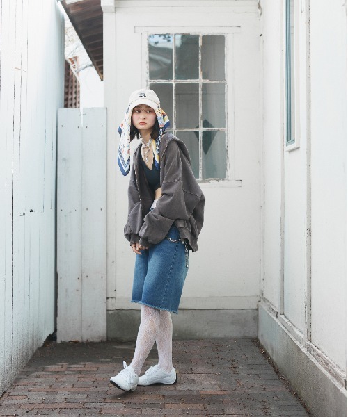 ad thie（アドティエ）の「ヴィンテージライク ハーフデニムパンツ（デニムパンツ・レディース・ブルー・FREE）」の15枚目の写真