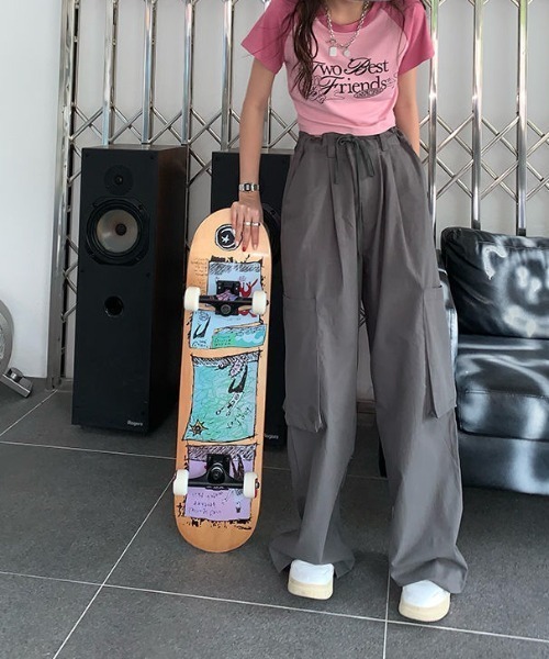 lilful（リルフル）の「配色デザイン フロントプリント ラグランクロップドTシャツ（Tシャツ/カットソー・レディース・ブルー/ピンク/グレー/ベージュ・M/S）」の12枚目の写真