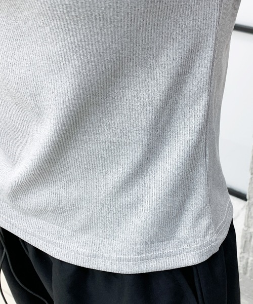 lilful（リルフル）の「配色デザイン フロントプリント ラグランクロップドTシャツ（Tシャツ/カットソー・レディース・ブルー/ピンク/グレー/ベージュ・M/S）」の18枚目の写真