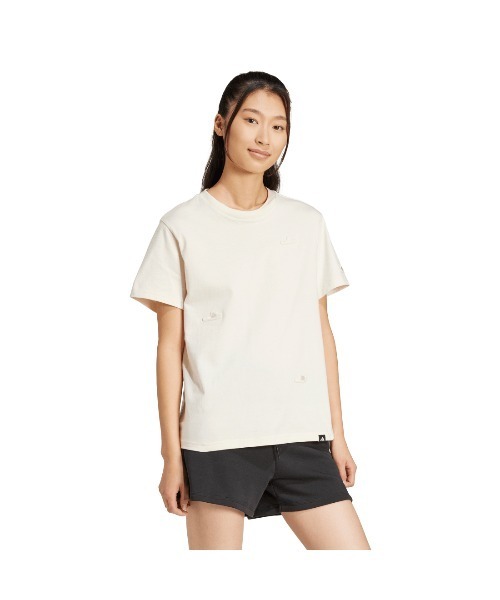 adidas(アディダス)の「アディダス adidas ラウンジ サンダルグラフィック 半袖Tシャツ(Tシャツ/カットソー・レディース・ベビーピンク/ライトベージュ・S/M/L/XL)」の2枚目の写真