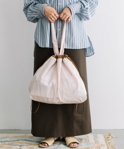 Beau're(ヴュレ)の「BEAURE ヴュレ Color Scheme ナイロントートBag(ショルダーバッグ・レディース・ブラック/ライトブルー/スモークピンク/ベージュ・FREE)」の16枚目の写真