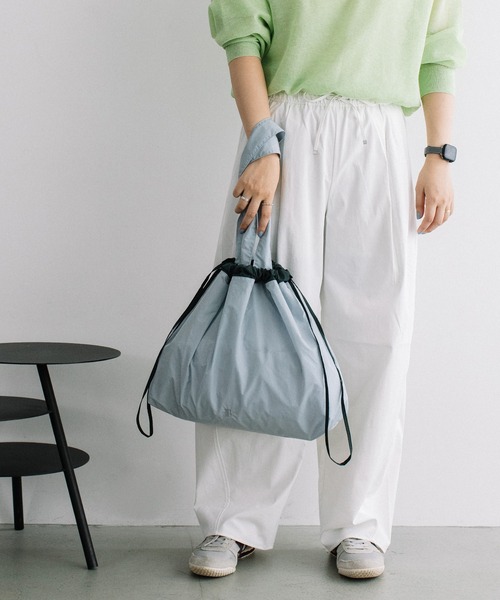 Beau're(ヴュレ)の「BEAURE ヴュレ Color Scheme ナイロントートBag(ショルダーバッグ・レディース・ブラック/ライトブルー/スモークピンク/ベージュ・FREE)」の18枚目の写真