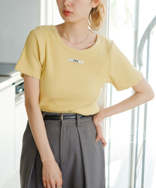 Kastane（カスタネ）の「【新色追加】ニットタグリブTEE（Tシャツ/カットソー・レディース・アイボリー/ブラック/ブルー系その他/イエロー/ネイビー/ブラウン・FREE）」の6枚目の写真