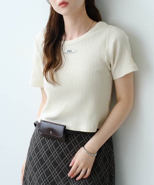 Kastane（カスタネ）の「【新色追加】ニットタグリブTEE（Tシャツ/カットソー・レディース・アイボリー/ブラック/ブルー系その他/イエロー/ネイビー/ブラウン・FREE）」の2枚目の写真