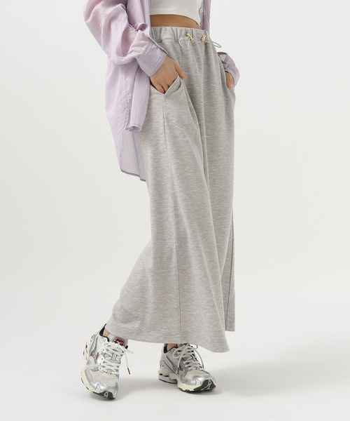 BAYFLOW（ベイフロー）の「[脚のラインを拾わない♪ストレッチ性抜群]クールタッチダンボールスカート（スカート・レディース・レッド/ブラック/グレー・FREE）」の3枚目の写真