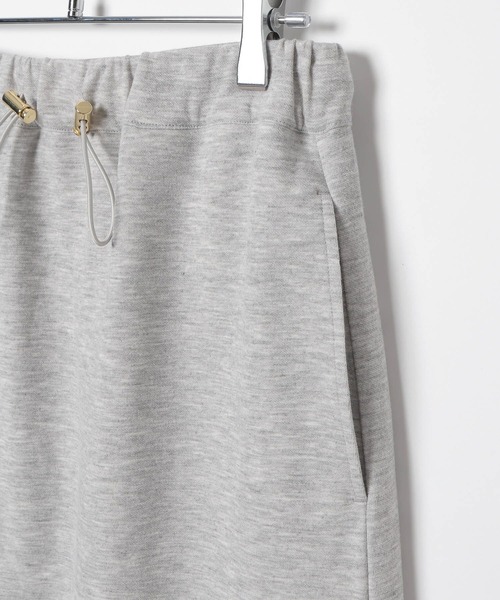 BAYFLOW（ベイフロー）の「[脚のラインを拾わない♪ストレッチ性抜群]クールタッチダンボールスカート（スカート・レディース・レッド/ブラック/グレー・FREE）」の16枚目の写真