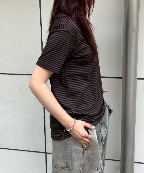Chikashitsu +（チカシツプラス）の「【Chikashitsu +】tight fit border t-shirt / 【チカシツプラス】タイトフィットボーダー半袖Tシャツ（Tシャツ/カットソー・メンズ・カーキ/ブラック/ブラウン・ONE SIZE）」の4枚目の写真