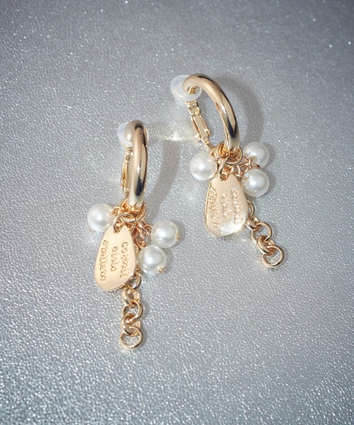 GOLDY(ゴールディ)の「コイン プレート チャーム パール イヤリング(イヤリング・レディース・ゴールド/シルバー×ゴールド/シルバー・FREE)」の3枚目の写真
