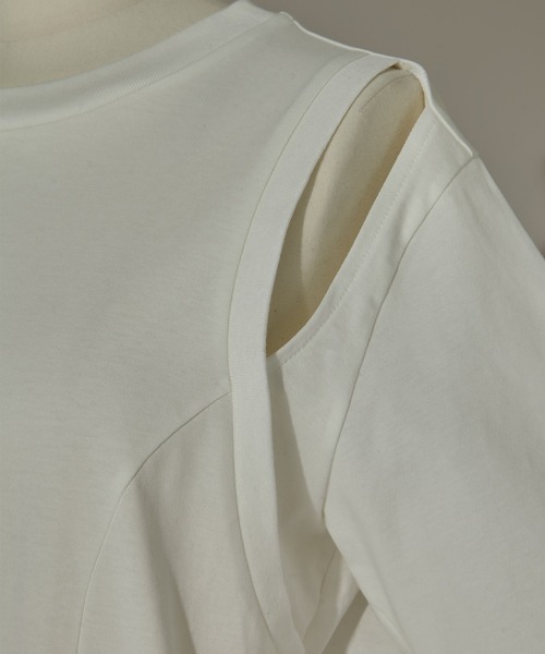 CINOH（チノ）の「【CINOH/チノ】《STUDIOUS別注》CUT OUT T-SHIRT/カットアウトTシャツ（Tシャツ/カットソー・レディース・ブラック/ホワイト・FREE）」の4枚目の写真