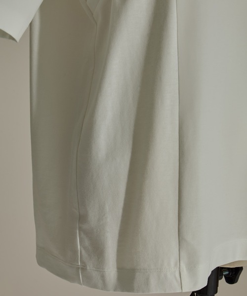 CINOH（チノ）の「【CINOH/チノ】《STUDIOUS別注》CUT OUT T-SHIRT/カットアウトTシャツ（Tシャツ/カットソー・レディース・ブラック/ホワイト・FREE）」の6枚目の写真