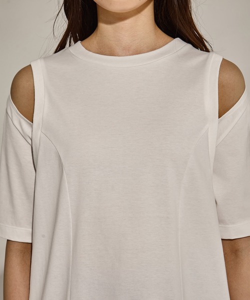 CINOH（チノ）の「【CINOH/チノ】《STUDIOUS別注》CUT OUT T-SHIRT/カットアウトTシャツ（Tシャツ/カットソー・レディース・ブラック/ホワイト・FREE）」の17枚目の写真