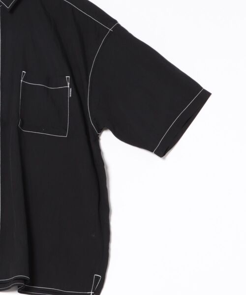 m.f.editorial（エムエフエディトリアル）の「【ストレッチ ウォッシャブル】m.f.エディトリアル メンズ タスランステッチ レギュラーカラー半袖シャツ（シャツ/ブラウス・メンズ・グレー/ブラック・MEDIUM/LARGE）」の4枚目の写真