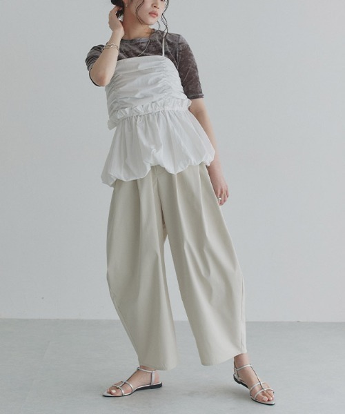 ECLAM(クラム)の「サイドタックコクーンパンツ(その他パンツ・レディース・ブラック/ライトベージュ・M)」の14枚目の写真