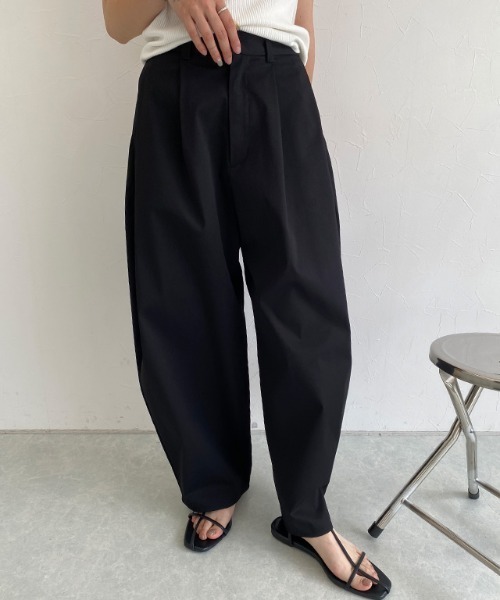 ECLAM(クラム)の「サイドタックコクーンパンツ(その他パンツ・レディース・ブラック/ライトベージュ・M)」の15枚目の写真