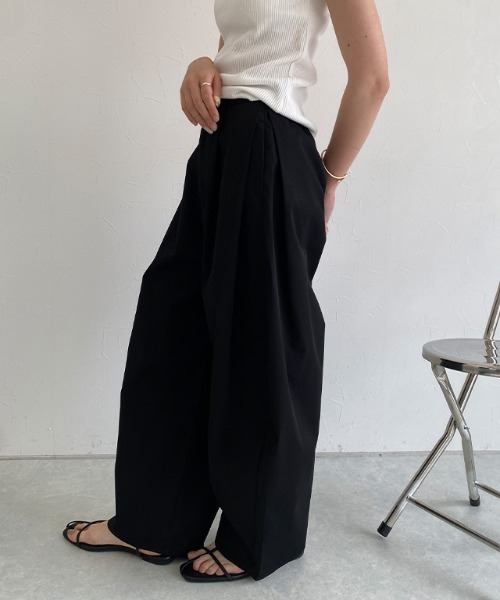 ECLAM(クラム)の「サイドタックコクーンパンツ(その他パンツ・レディース・ブラック/ライトベージュ・M)」の18枚目の写真