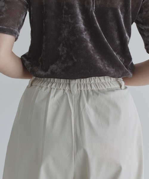 ECLAM(クラム)の「サイドタックコクーンパンツ(その他パンツ・レディース・ブラック/ライトベージュ・M)」の11枚目の写真