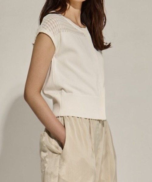 WRAPINKNOT（ラッピンノット）の「【WRAPINKNOTラッピンノット】《STUDIOUS別注》lace nosleeve cardigan/レースノースリーブカーディガン（カーディガン/ボレロ・レディース・レッド/オフホワイト/ブラック・FREE）」の9枚目の写真