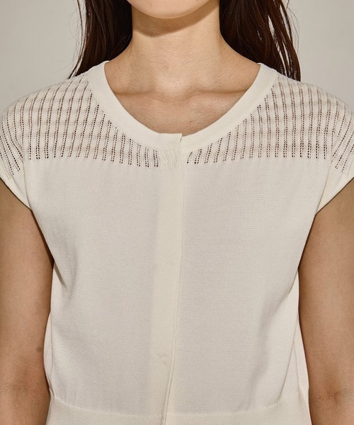 WRAPINKNOT（ラッピンノット）の「【WRAPINKNOTラッピンノット】《STUDIOUS別注》lace nosleeve cardigan/レースノースリーブカーディガン（カーディガン/ボレロ・レディース・レッド/オフホワイト/ブラック・FREE）」の5枚目の写真