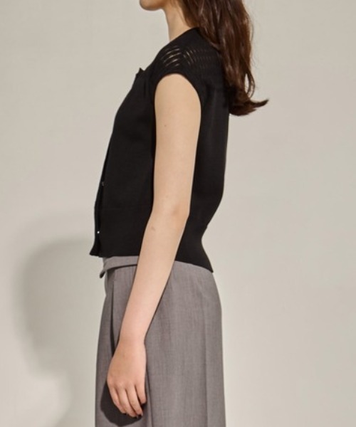 WRAPINKNOT（ラッピンノット）の「【WRAPINKNOTラッピンノット】《STUDIOUS別注》lace nosleeve cardigan/レースノースリーブカーディガン（カーディガン/ボレロ・レディース・レッド/オフホワイト/ブラック・FREE）」の15枚目の写真