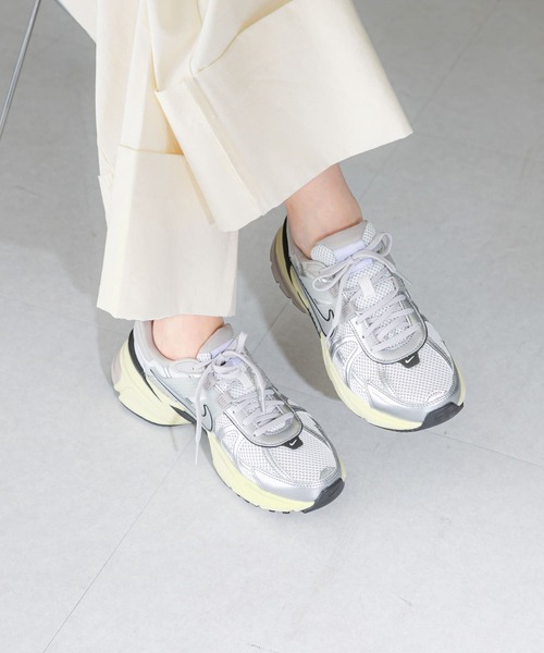 ナイキ　ウィメンズスニーカー　23センチ NIKE/ナイキ NIKE WMNS V2K RUN/ナイキ ウィメンズ V2K ラン