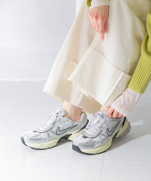 NIKE ウィメンズ V2K ラン（スニーカー）｜URBAN RESEARCH ROSSO
