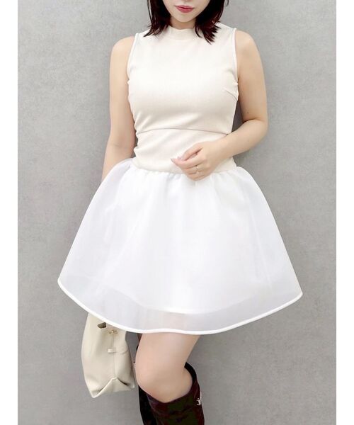 dazzlin(ダズリン)の「ローライズボンディングワンピース(ワンピース・レディース・アイボリー/ネイビー/ブラウン・SMALL/MEDIUM)」の3枚目の写真