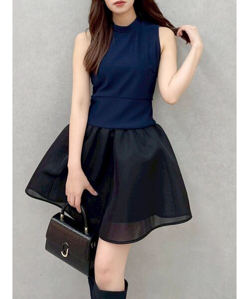 dazzlin(ダズリン)の「ローライズボンディングワンピース(ワンピース・レディース・アイボリー/ネイビー/ブラウン・SMALL/MEDIUM)」の13枚目の写真