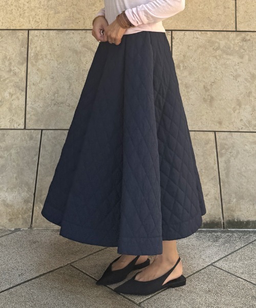 JENNE(ジェンヌ)の「機能中綿キルティングスカート(スカート・レディース・ブラック/ネイビー/ホワイト・SMALL/MEDIUM/LARGE)」の12枚目の写真