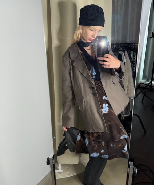 SHAGGIE(シャギー)の「フラワープリントラッフルロングワンピース(ワンピース・レディース・ブラウン・SMALL/MEDIUM)」の11枚目の写真