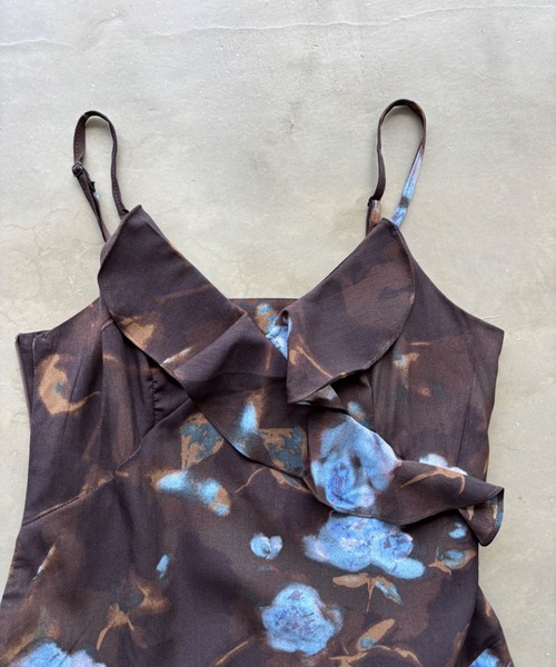 SHAGGIE(シャギー)の「フラワープリントラッフルロングワンピース(ワンピース・レディース・ブラウン・SMALL/MEDIUM)」の16枚目の写真