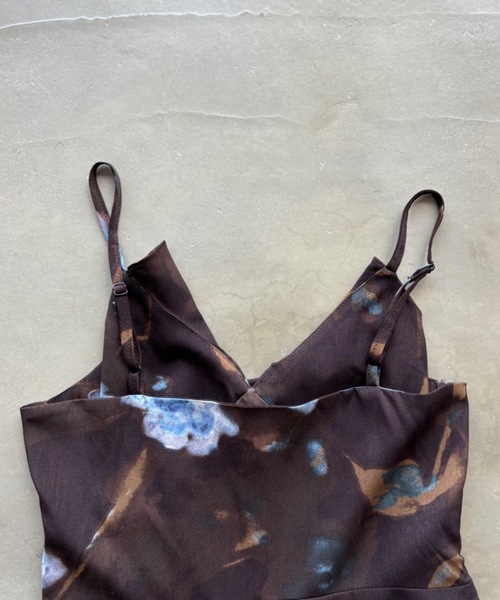 SHAGGIE(シャギー)の「フラワープリントラッフルロングワンピース(ワンピース・レディース・ブラウン・SMALL/MEDIUM)」の21枚目の写真