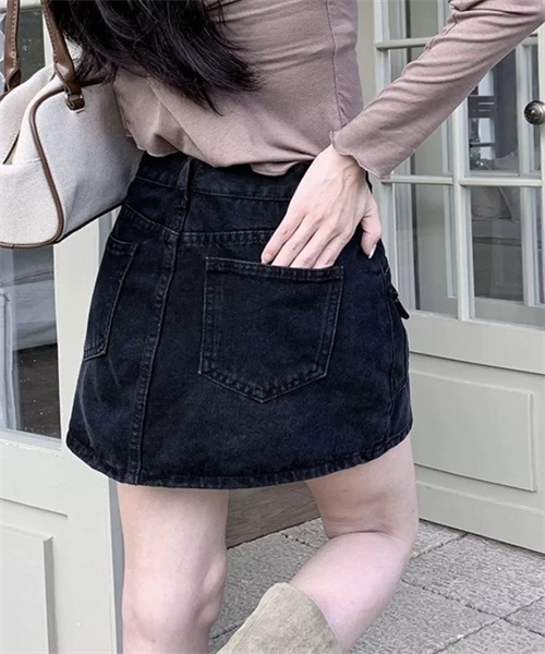 FREE STYLISTS（フリー スタイリスト）の「フロントボタンデニムミニ