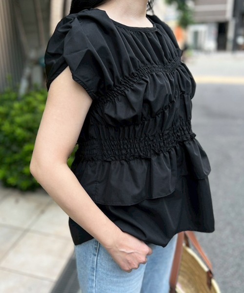 MODE ROBE（モードローブ）の「シャーリングブラウス（Tシャツ/カットソー・レディース・ブラック/ホワイト・FREE）」の2枚目の写真