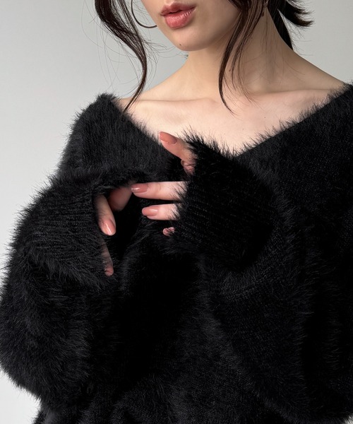 junoah(ジュノア)の「バックリボンフェザーニットトップス(ニット/セーター・レディース・ブラック/グレイッシュベージュ/アイボリー/チャコール・FREE)」の19枚目の写真