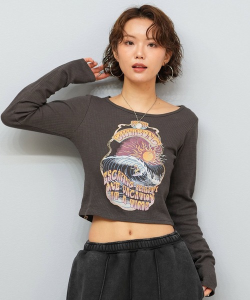 BILLABONG(ビラボン)の「BILLABONG/ビラボン ロンT ショート丈 BF014-058(Tシャツ/カットソー・レディース・スミクロ/オフホワイト・L/M)」の2枚目の写真