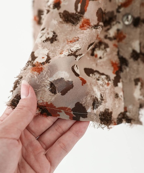 n'OrLABEL（ノアールレーベル）の「『カットジャカードプリントフレア袖ブラウス』（シャツ/ブラウス・レディース・ベージュ/グリーン/ブラック・1/2）」の21枚目の写真