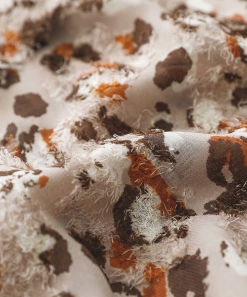 n'OrLABEL（ノアールレーベル）の「『カットジャカードプリントフレア袖ブラウス』（シャツ/ブラウス・レディース・ベージュ/グリーン/ブラック・1/2）」の20枚目の写真