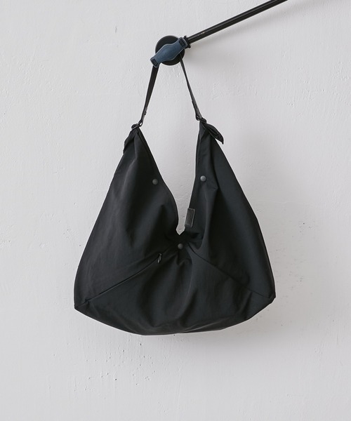 Lui's ルイス asymmetry bag/L cow nappa黒レザー Lui's ルイス asymmetry bag/L cow nappa黒レザー - メルカリ