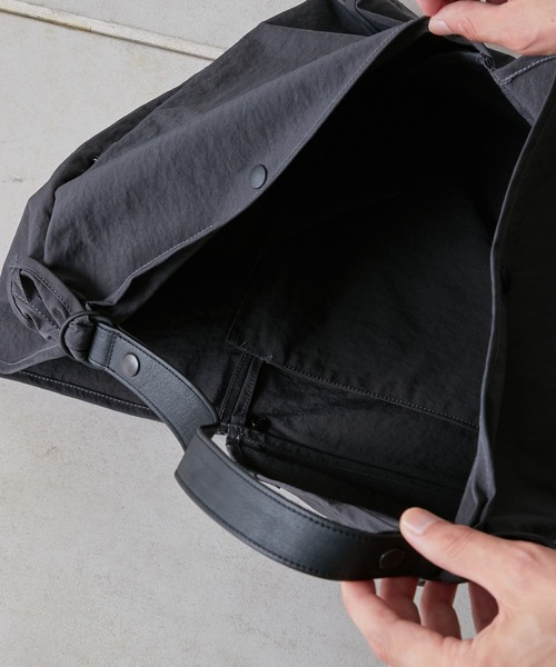 Lui's（ルイス）の「【SLOW / スロウ】SPAN NYLON-WRAP BAG S(トートバッグ)（トートバッグ・メンズ・グレー/ブラック・FREE）」の5枚目の写真