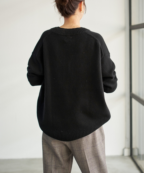 Spick & Span（スピックアンドスパン）の「ウールカシミヤ Vネックニット（ニット/セーター・レディース・ブラック/ブラウン/ベージュ・FREE）」の11枚目の写真