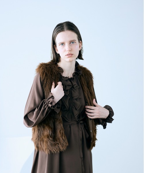 Marilyn Moon（マリリンムーン）の「2way shaggy knit vest（ベスト・レディース・ブラウン/ベージュ/ブラック・FREE）」の4枚目の写真