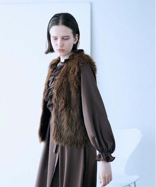 Marilyn Moon（マリリンムーン）の「2way shaggy knit vest（ベスト・レディース・ブラウン/ベージュ/ブラック・FREE）」の15枚目の写真