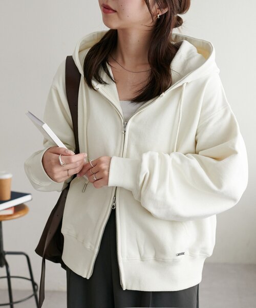 DISCOAT(ディスコート)の「裏毛Wジップパーカー(パーカー・レディース・ネイビー/アイボリー/ライトグレー・FREE)」の2枚目の写真
