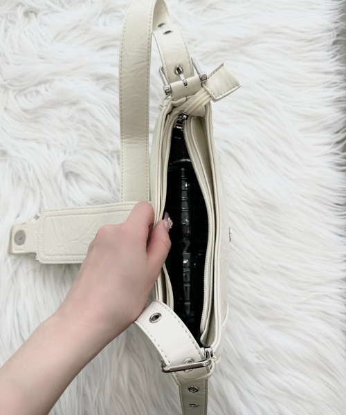TITTY&CO.（ティティーアンドコー）の「ベルトショルダーバッグ（ショルダーバッグ・レディース・ベージュ/ホワイト/ブラック・FREE）」の11枚目の写真